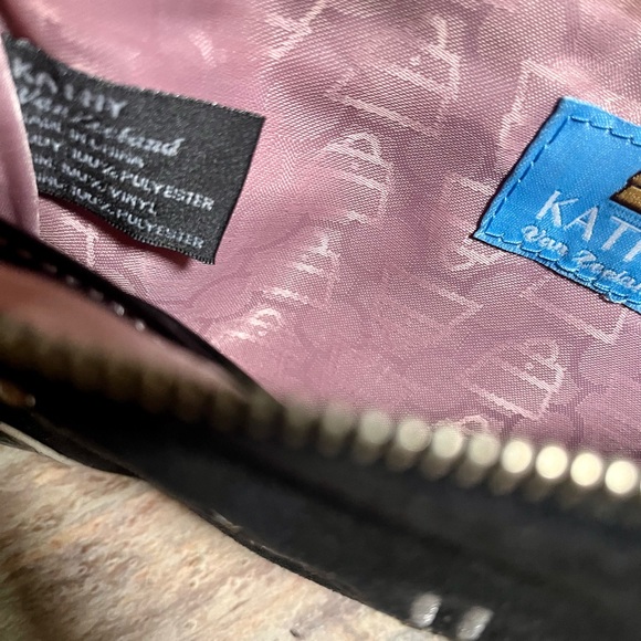 Kathy Van Zeeland rock star skull head small suede bag with charmed chain link - Picture 10 of 16